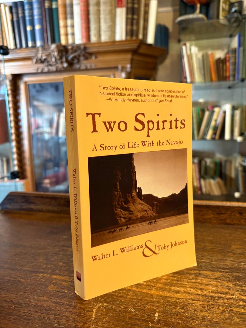 Williams, Two Spirits - A Story of Life with the Navajo.