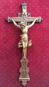 Devotionalien. - Kruzifix / Wandkreuz. - Grosses Historismus-Kreuz 100 cm aus Ei